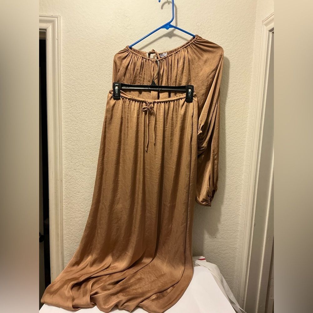Unsubscribed Satin-Look Tan Two-Piece Set size XS 100% recycled polyester